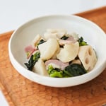 かぶと菜の花のガーリックバター炒め