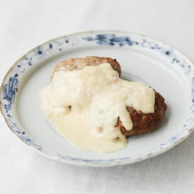 とろっとチーズソースハンバーグ