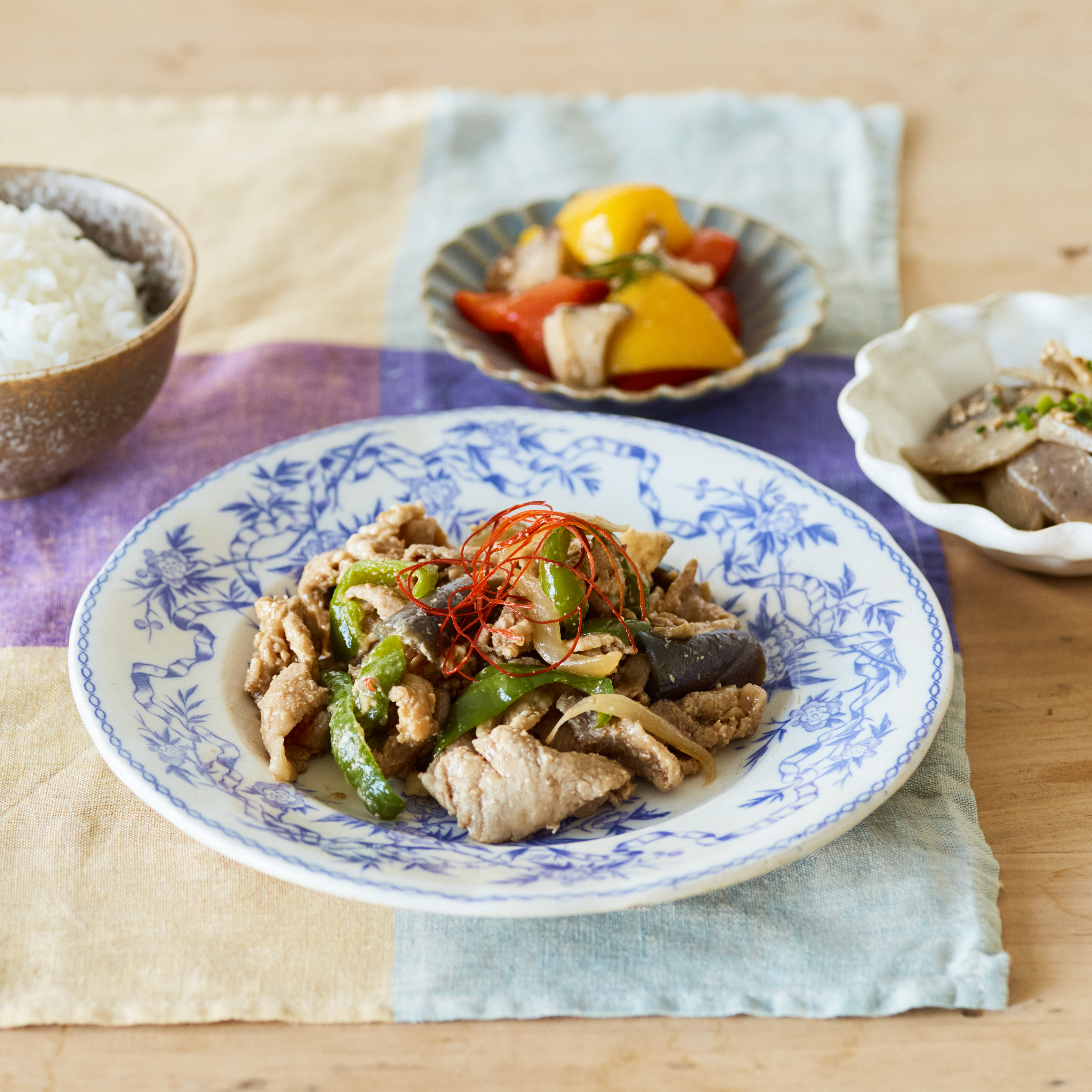 今週のおすすめ「新メニュー　チキンカレー揚げ」｜2021年8月23日週のメニュー